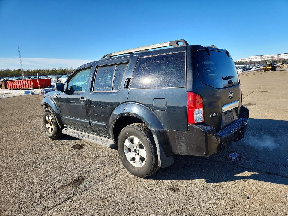 2005 Nissan Pathfinder le