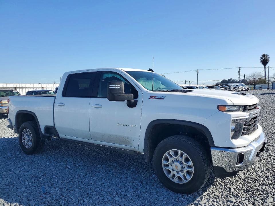 2024 Chevrolet Silverado K3500 LT