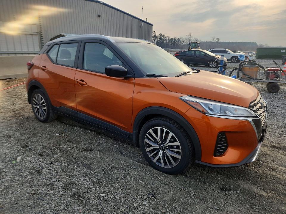 2023 Nissan Kicks sv
