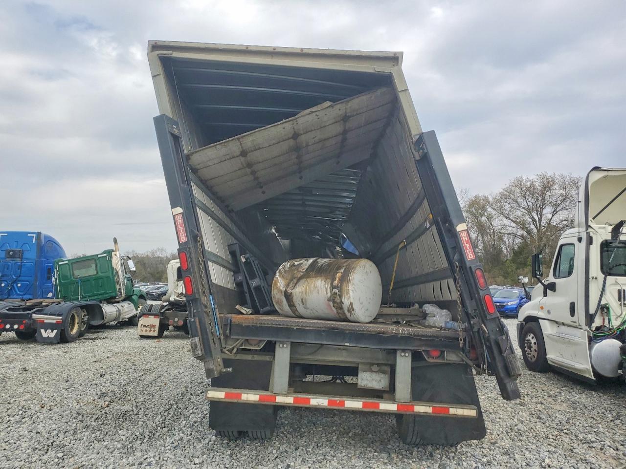 2015 Vanguard DRY Van Trailer