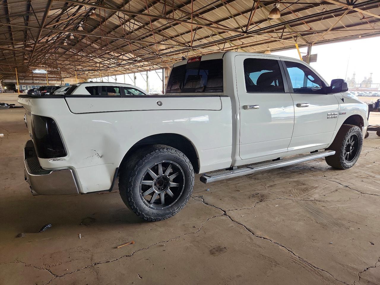 2015 Dodge RAM 1500 SLT