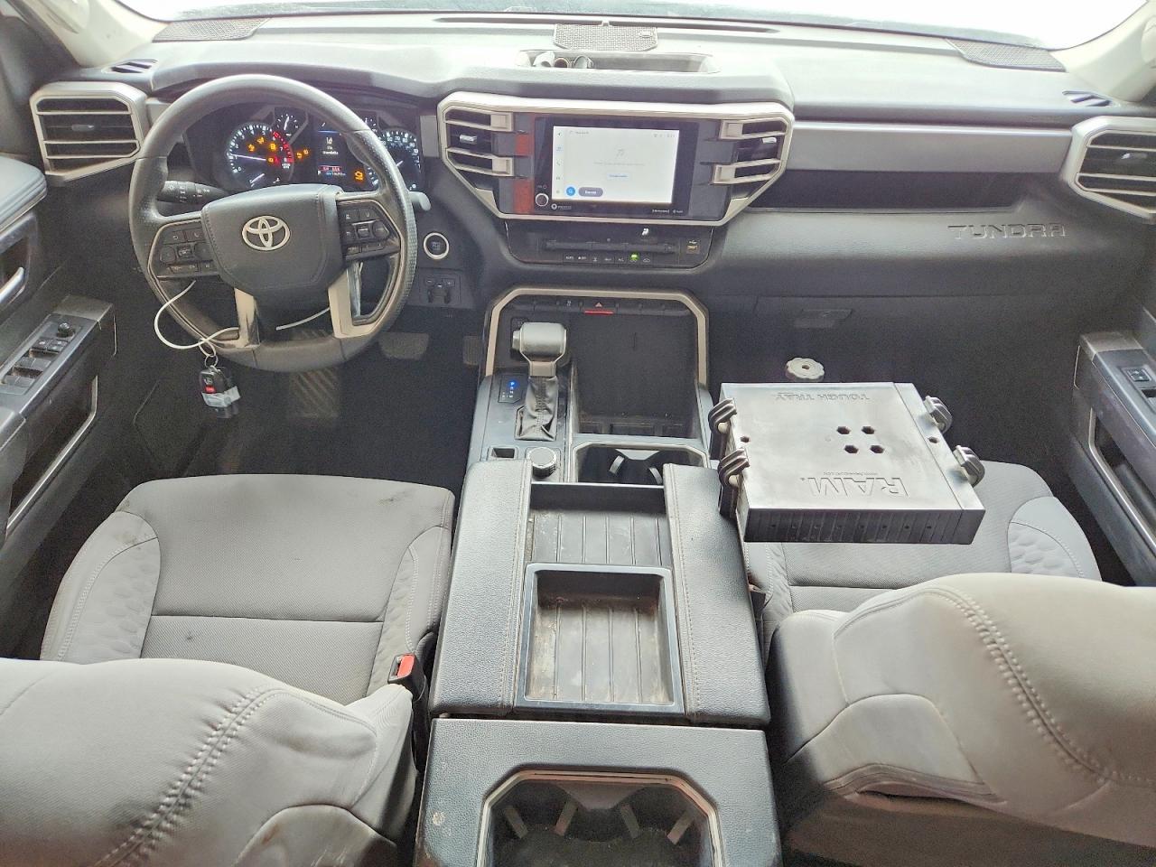 2023 Toyota Tundra Double cab sr