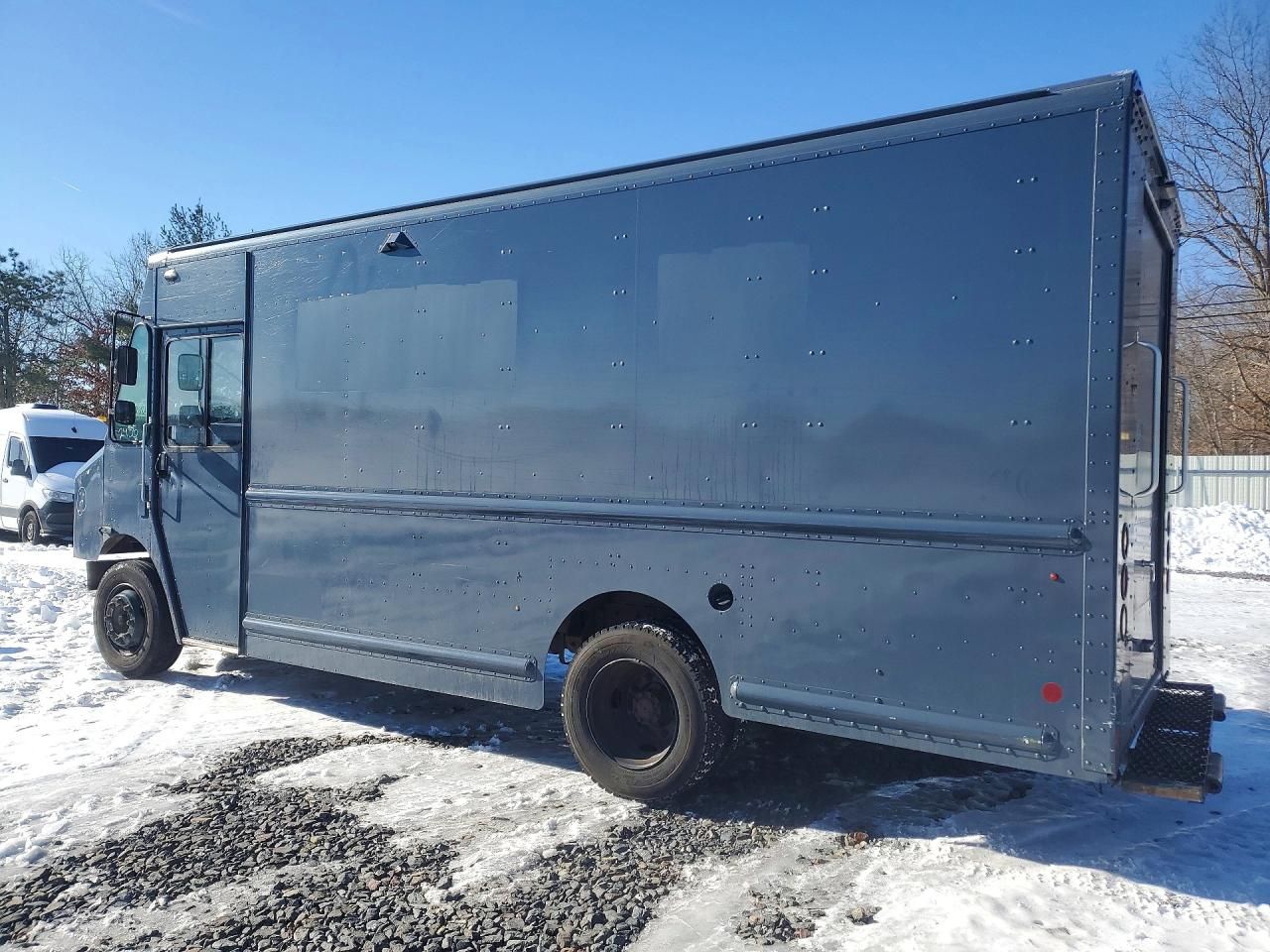 2020 Freightliner MT 45G Chassis Delivery Truck