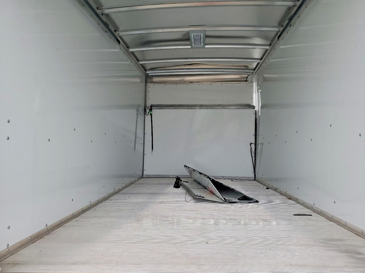 2025 GMC Savana BOX Truck