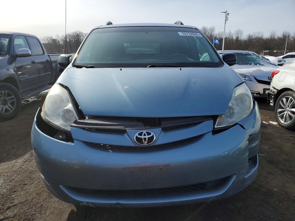 2009 Toyota Sienna ce