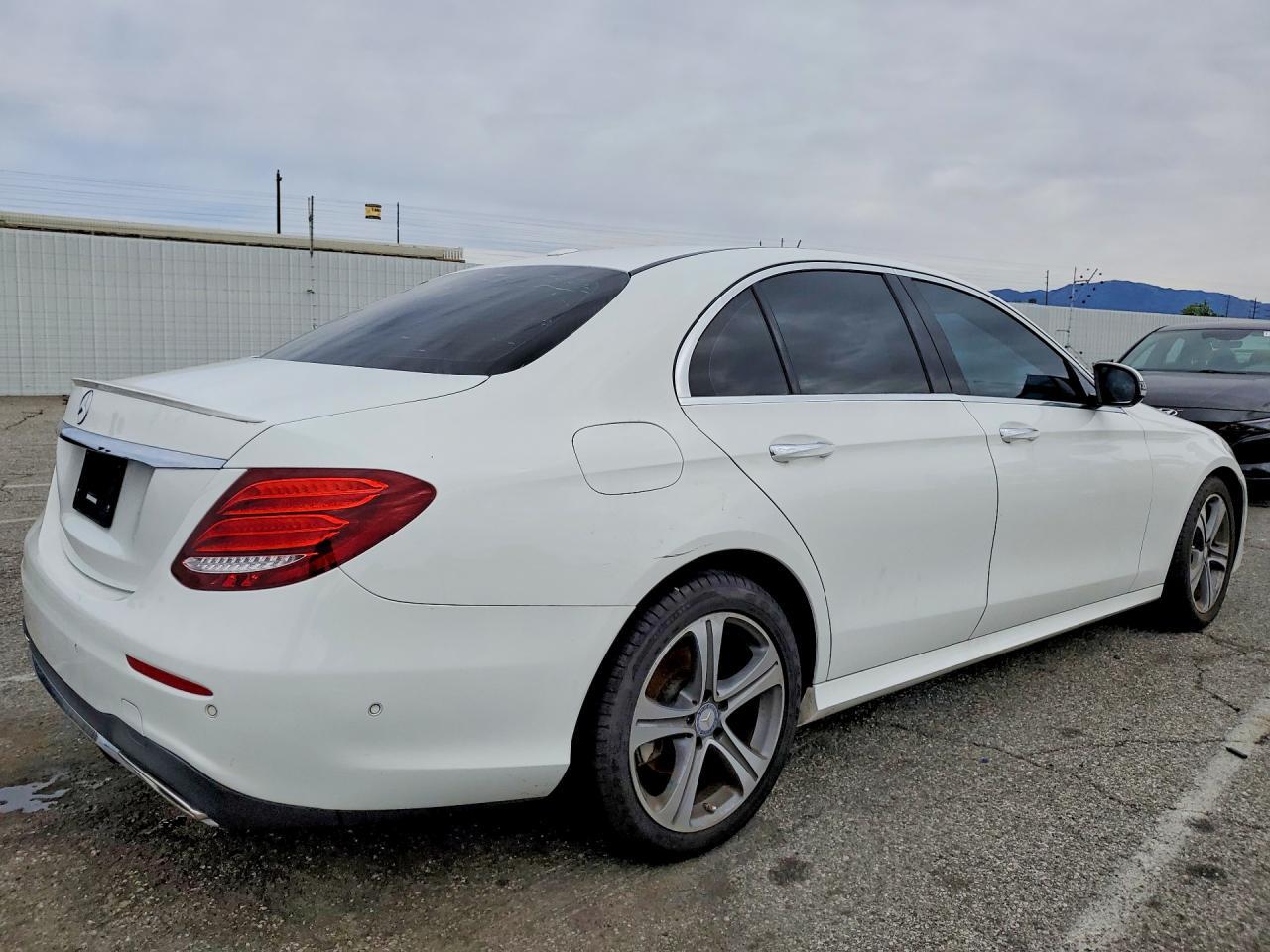 2017 Mercedes-Benz E 300