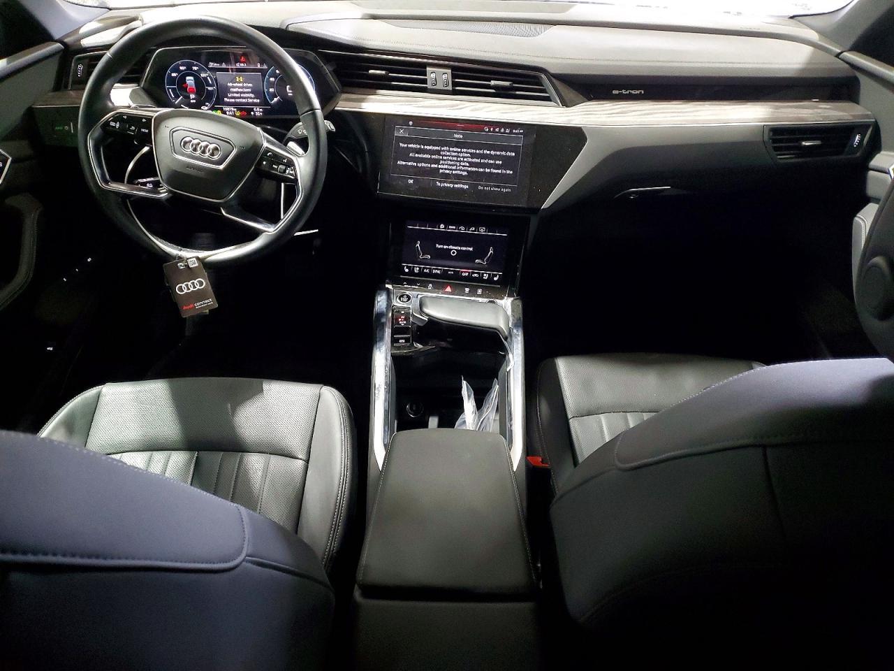 2022 Audi E-tron Premium Plus