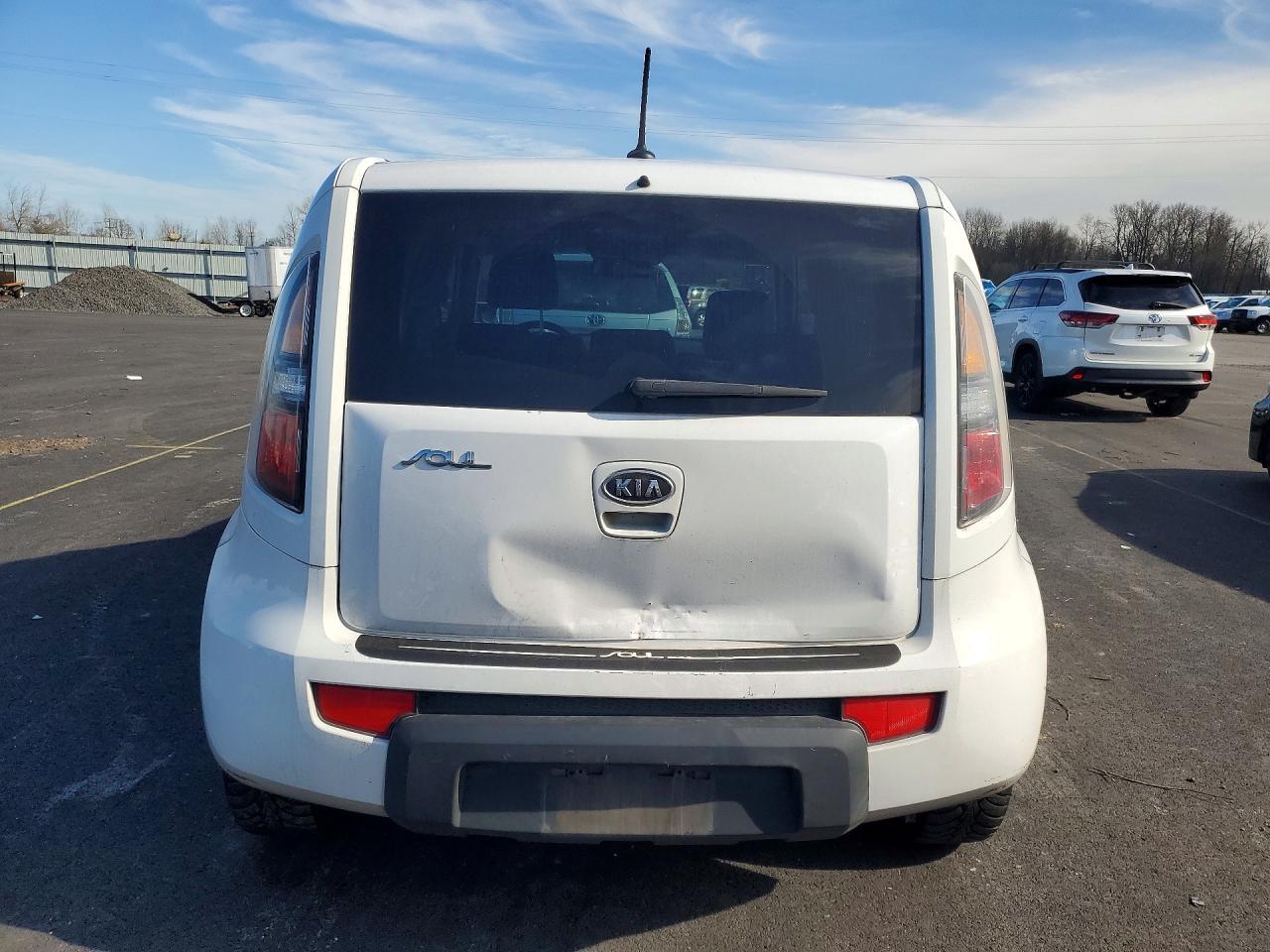 2010 KIA Soul +