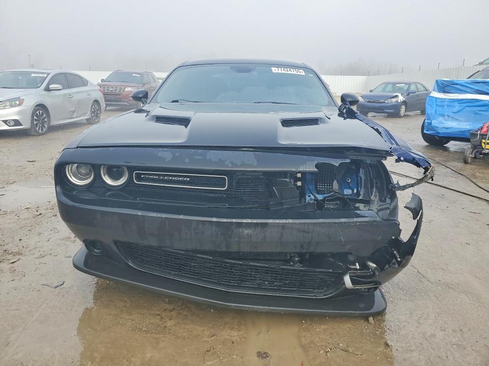2016 Dodge Challenger sxt