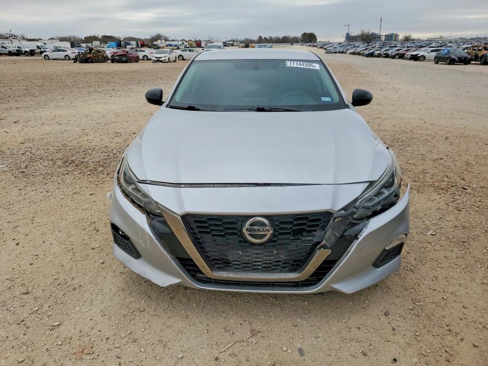 2019 Niss Altima 2.5 sr