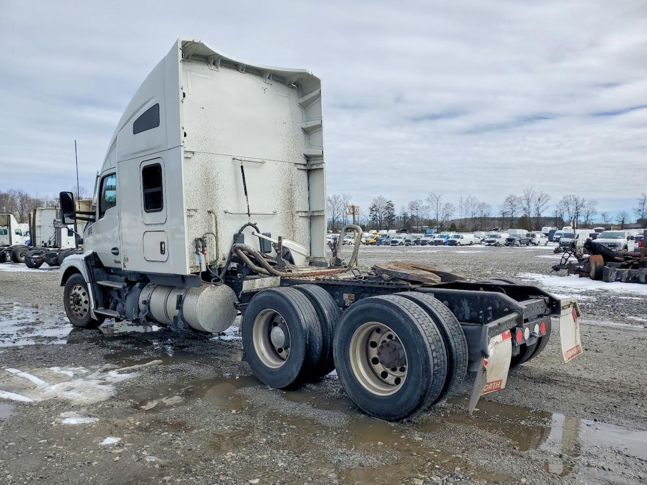 2023 Kenworth T680 Semi Truck