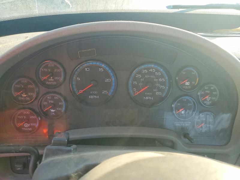 2013 International 8600 Semi Truck