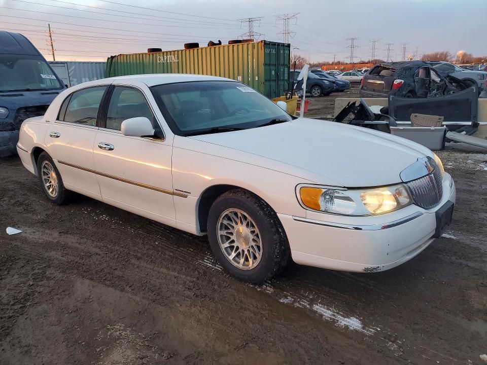 2001 Lincoln Town car Signature