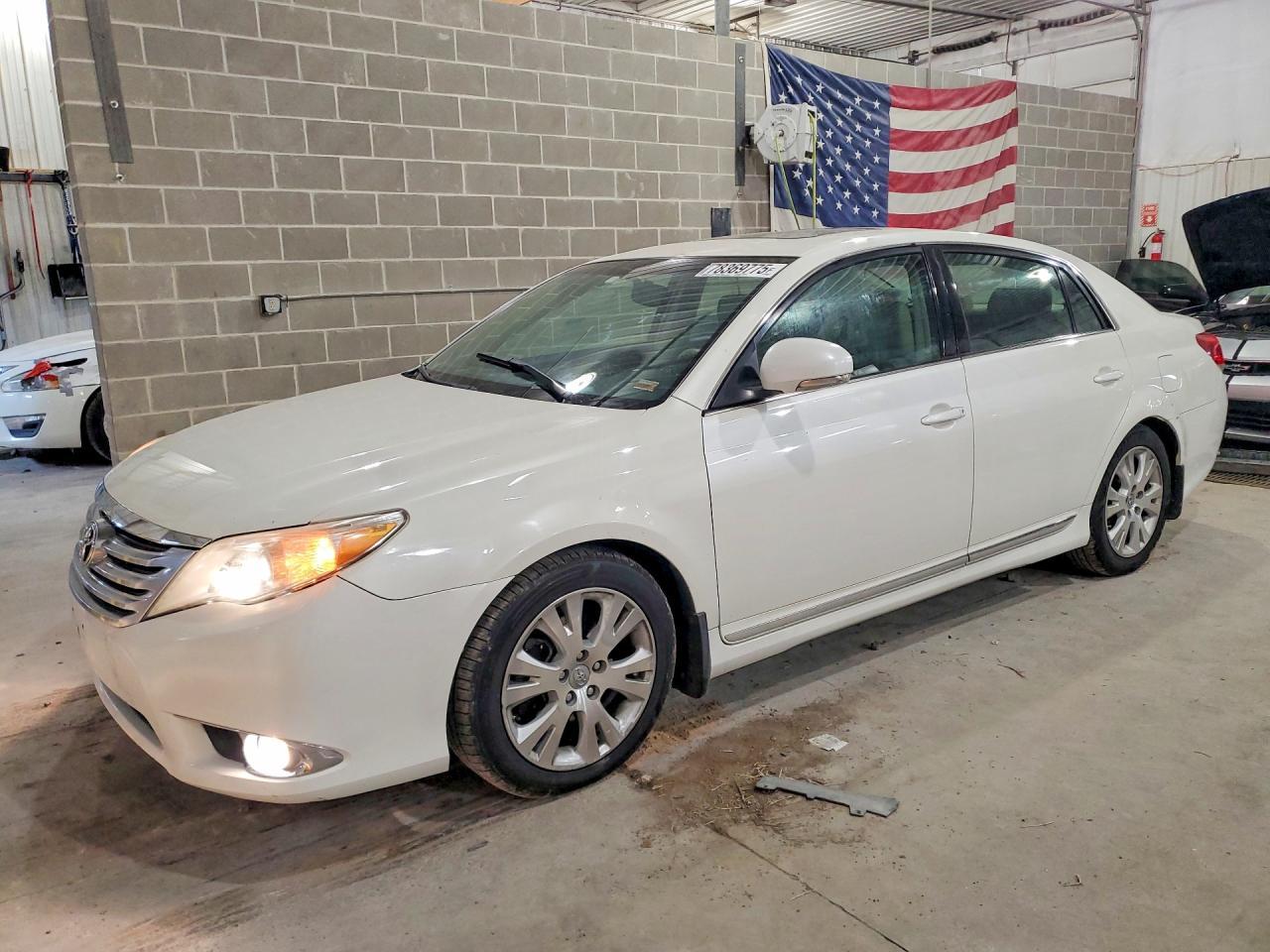 2011 Toyota Avalon Base