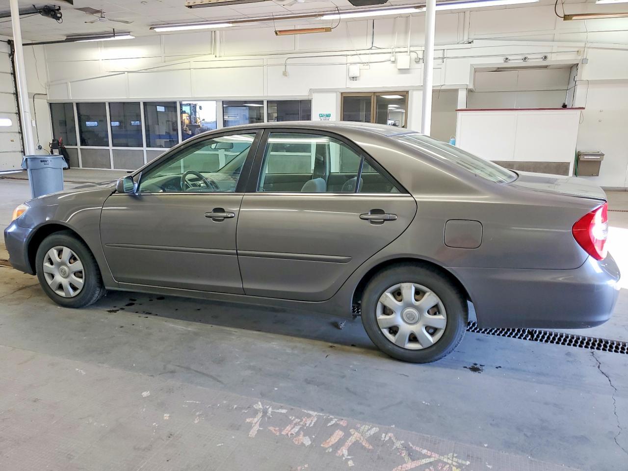 2003 Toyota Camry le
