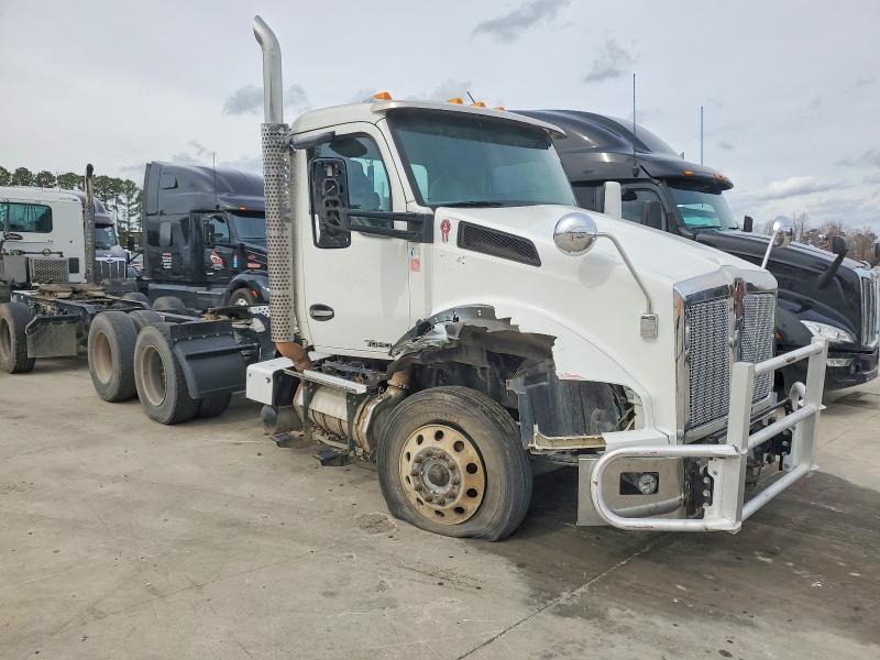2020 Kenworth T880 Semi Truck