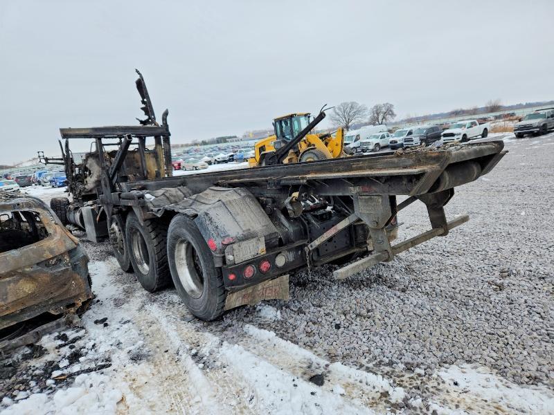 2020 Kenworth Construction T880