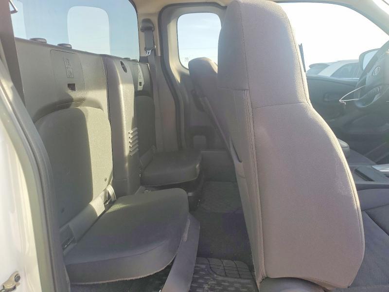 2025 Nissan Frontier s