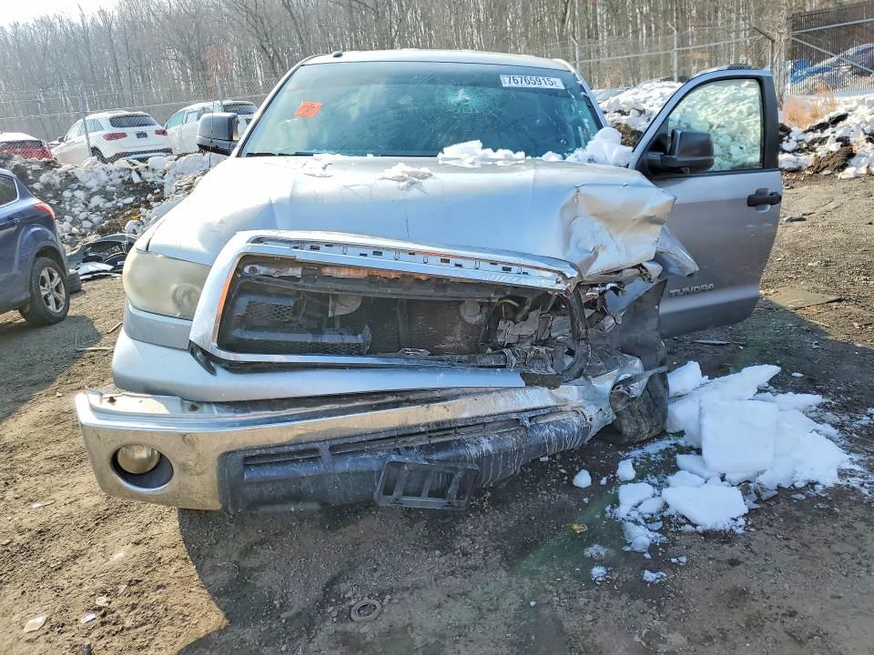2011 Toyota Tundra Double cab SR5