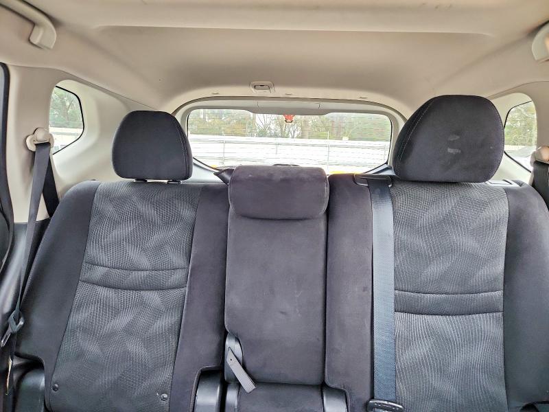 2015 Nissan Rogue sv