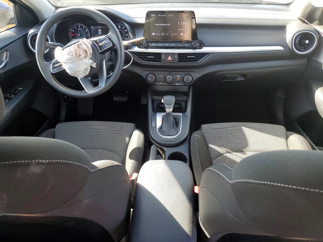 2022 KIA Forte fe