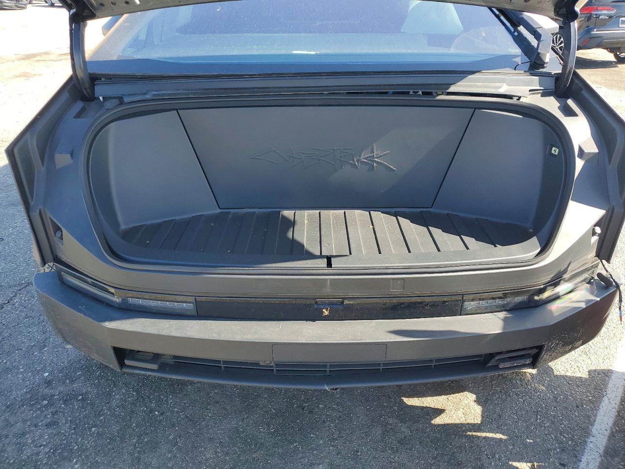 2025 Tesla Cybertruck