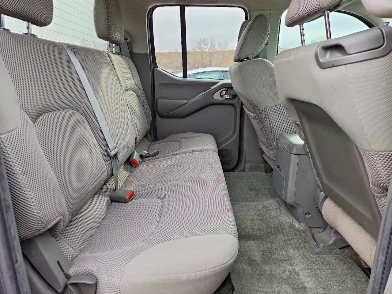 2013 Nissan Frontier s