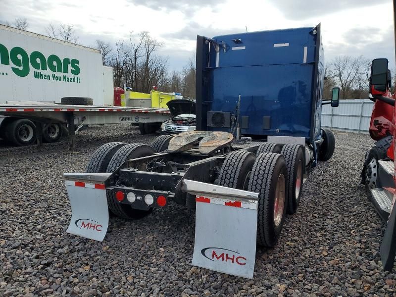 2016 Kenworth T400 Semi Truck