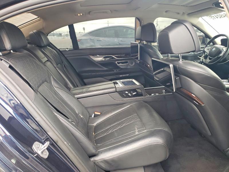 2016 BMW 750 i