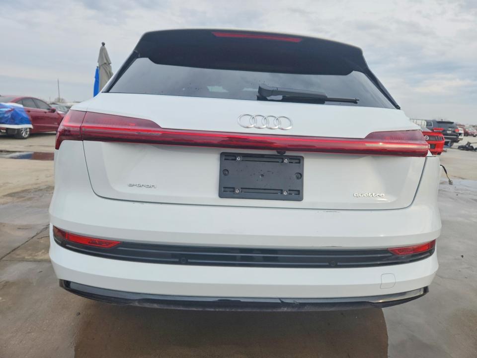 2021 Audi E-tron Premium