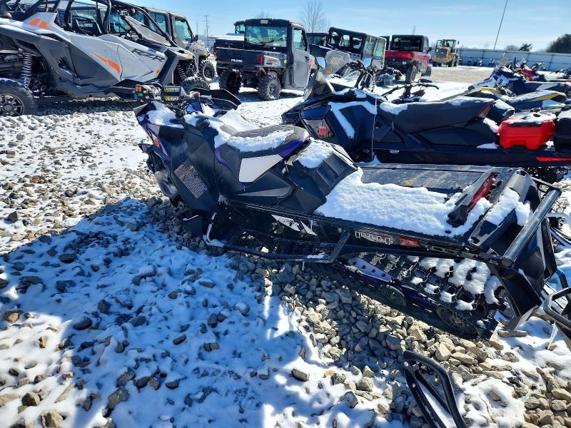 2021 Polaris 800 Assaul