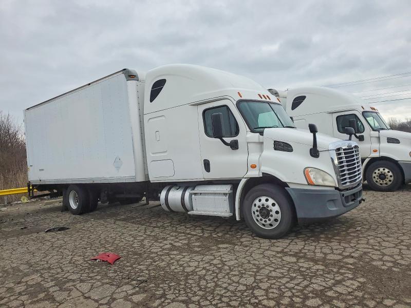 2015 Freightliner Cascadia Semi Truck