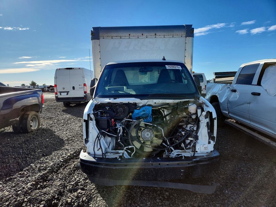 2023 GMC Savana BOX Truck