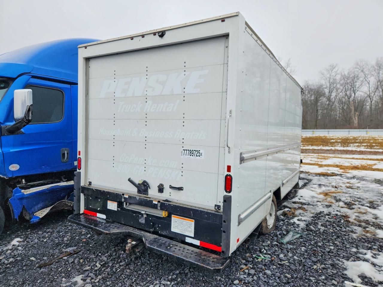 2022 GMC Savana BOX Truck