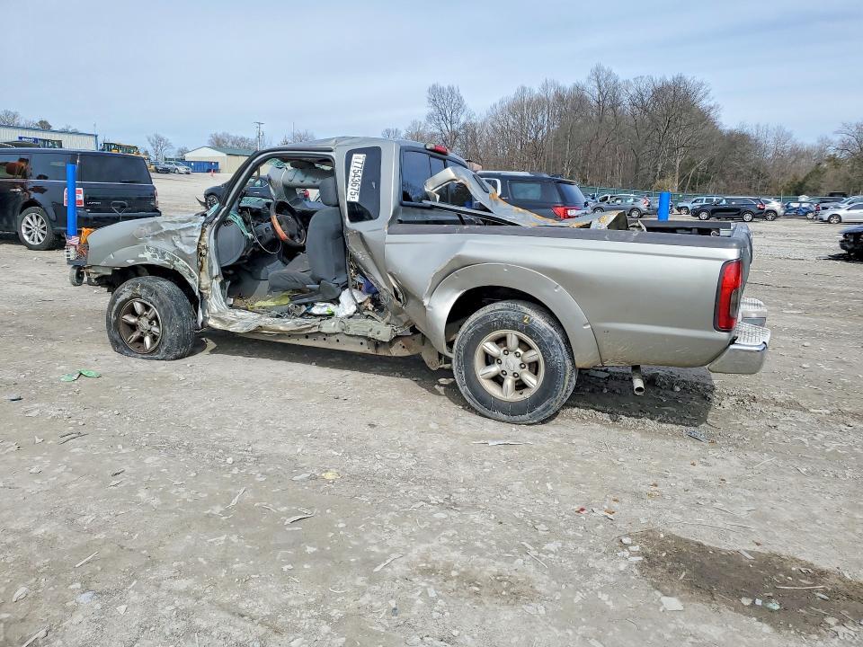 2004 Niss Frontier King cab xe