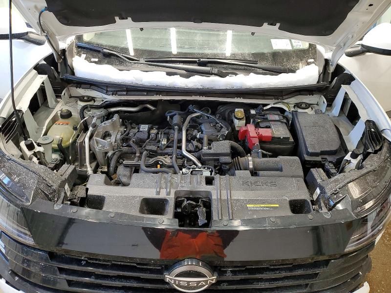 2025 Nissan Kicks sv