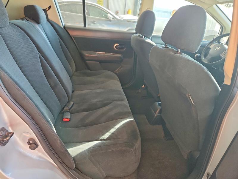 2010 Nissan Versa s