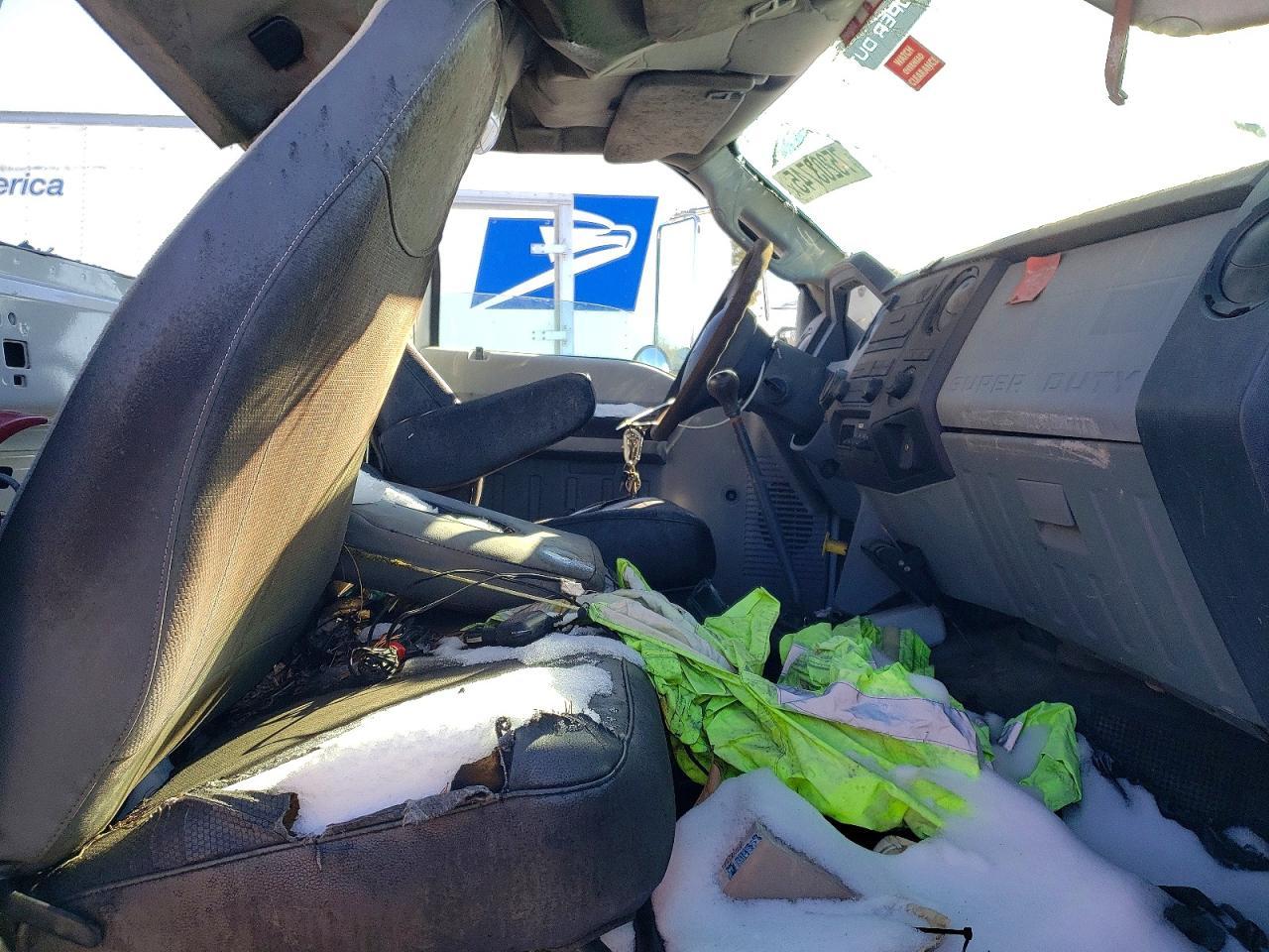 2015 Ford F750 Super Duty Chipper Truck
