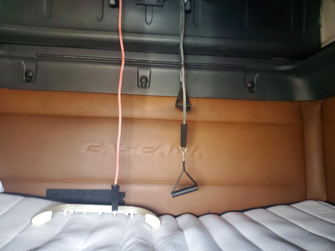 2018 Freightliner Cascadia 126