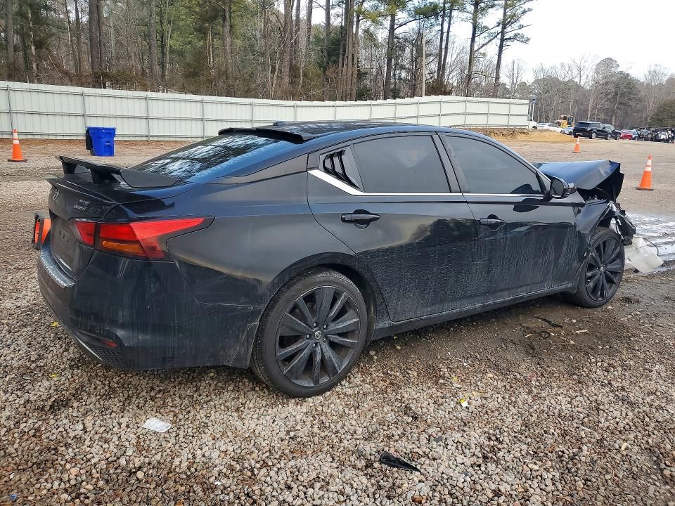 2022 Nissan Altima 2.5 sr