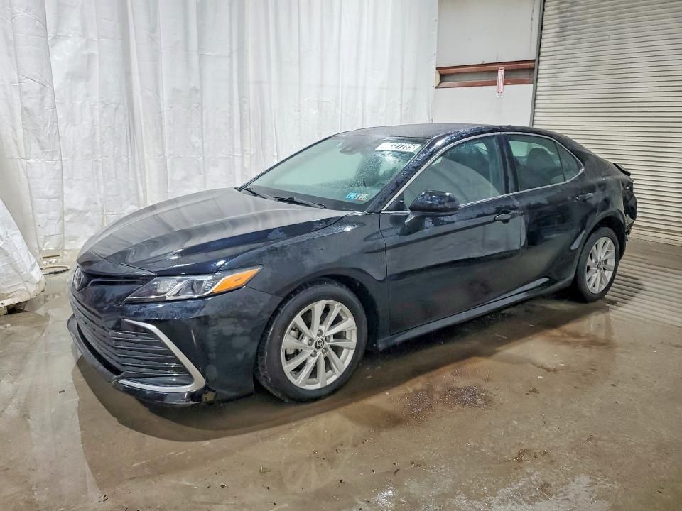 2024 Toyota Camry le