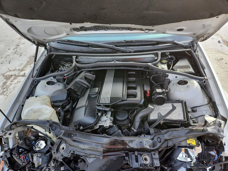 2000 BMW 323 i