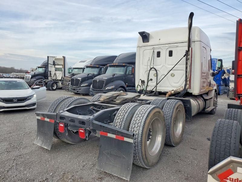 2016 Freightliner Cascadia 113 Semi Truck