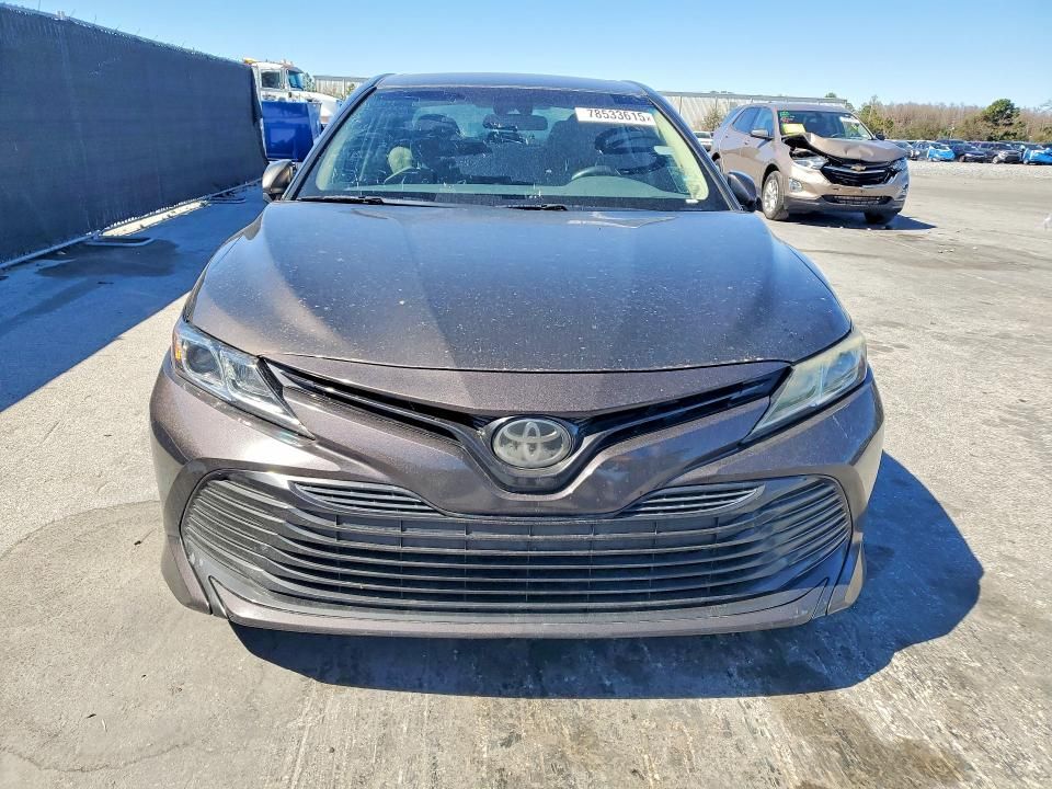 2018 Toyota Camry le