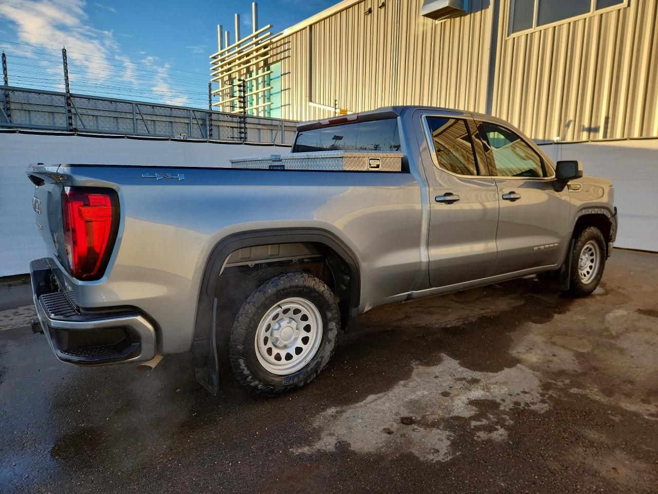 2023 GMC Sierra K1500 sle