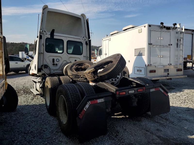 2025 Freightliner Cascadia 1-semi Truck