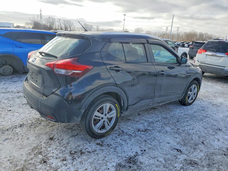 2019 Nissan Kicks s