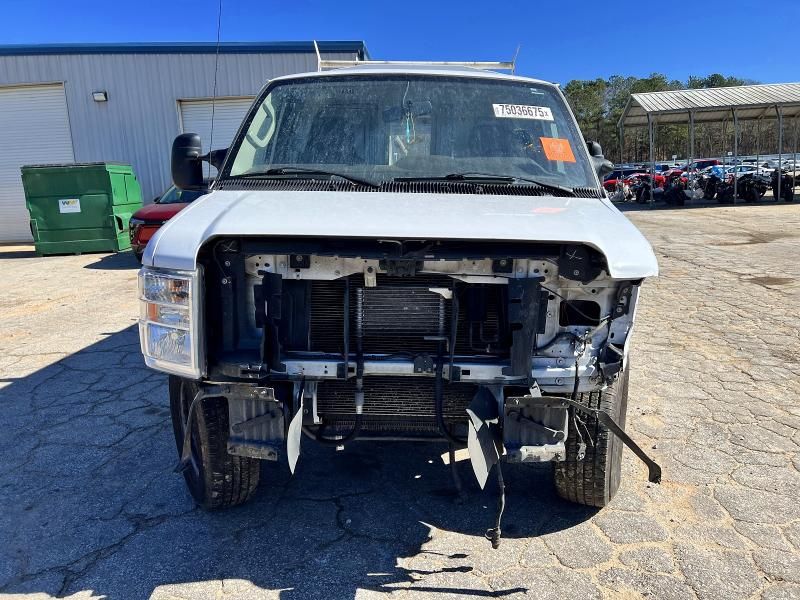 2022 Ford Econoline E350 Super Duty Cutaway Van