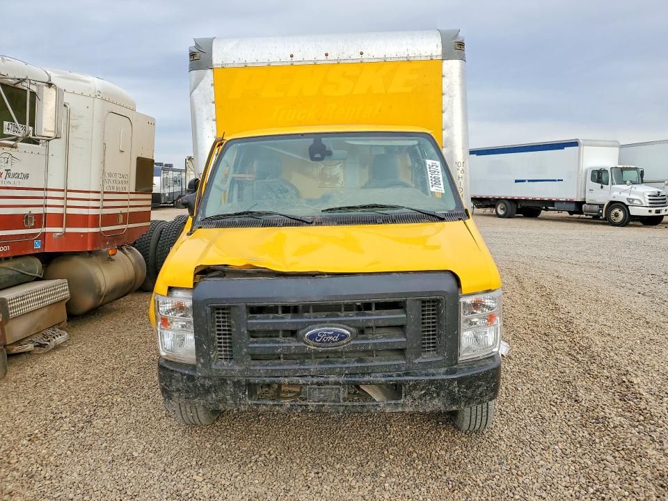 2022 Ford Econoline-BOX Truck