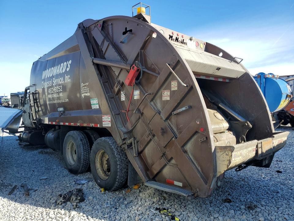 2007 International 7400 Refuse Truck